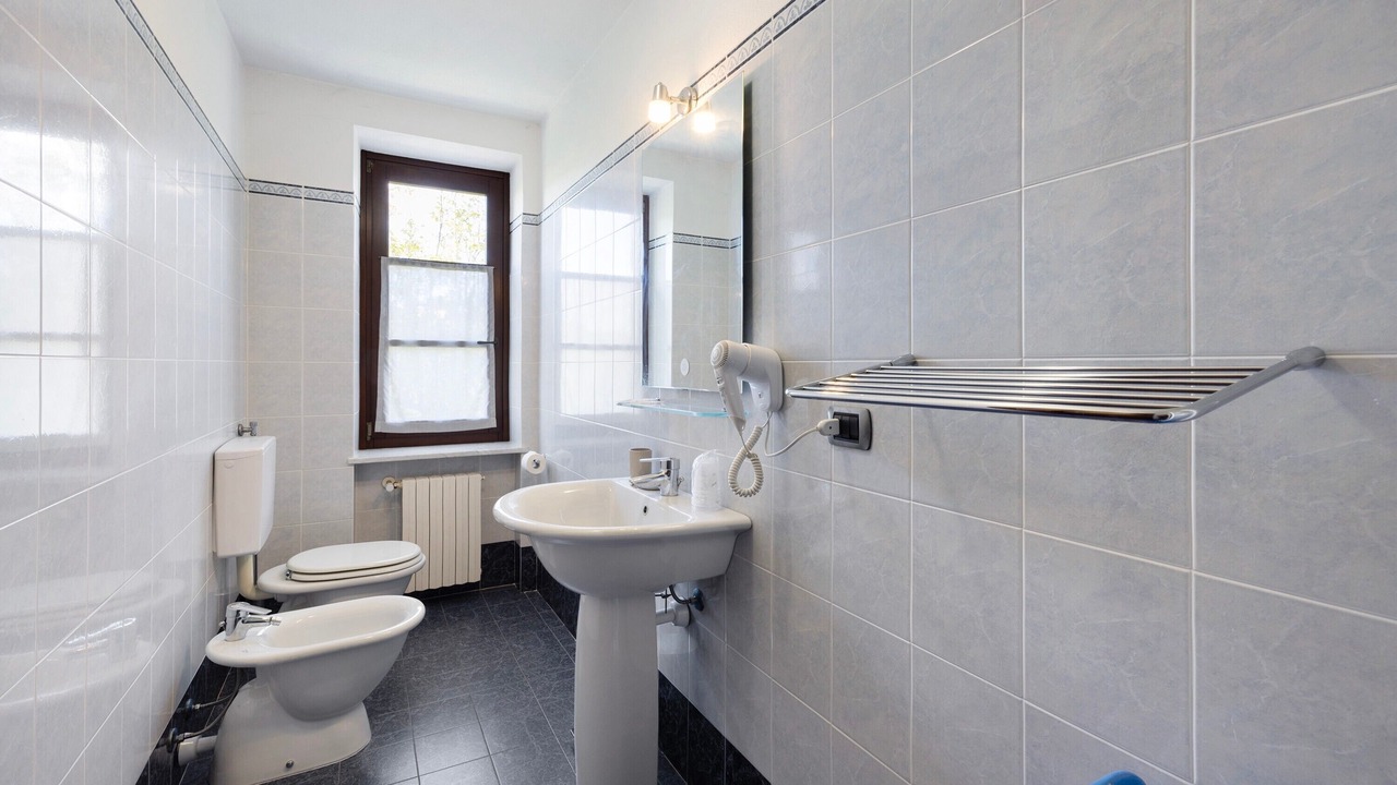 Photo of Bathroom in Mango
