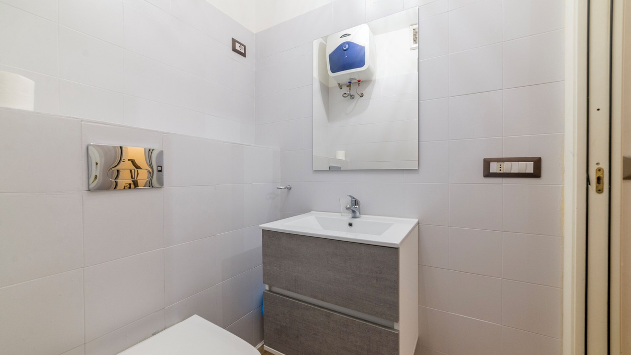 Photo of Bathroom in Rione VI Parione