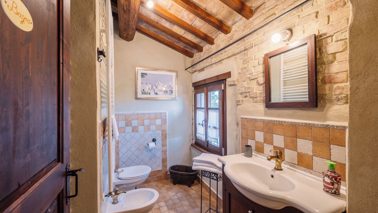 Photo of Bathroom in Mondavio