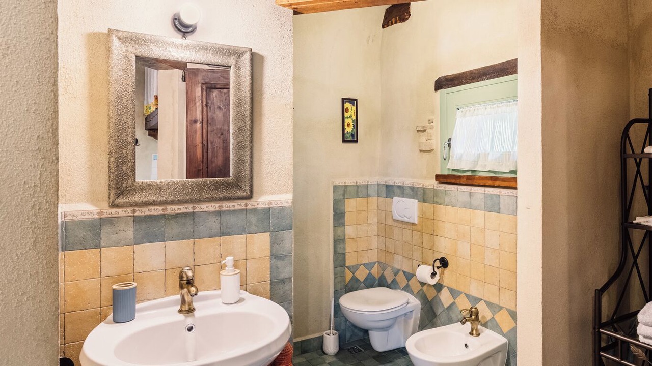 Photo of Bathroom in Mondavio