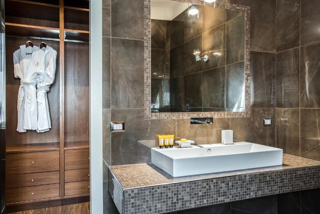 Photo of Bathroom in Rome City Centre