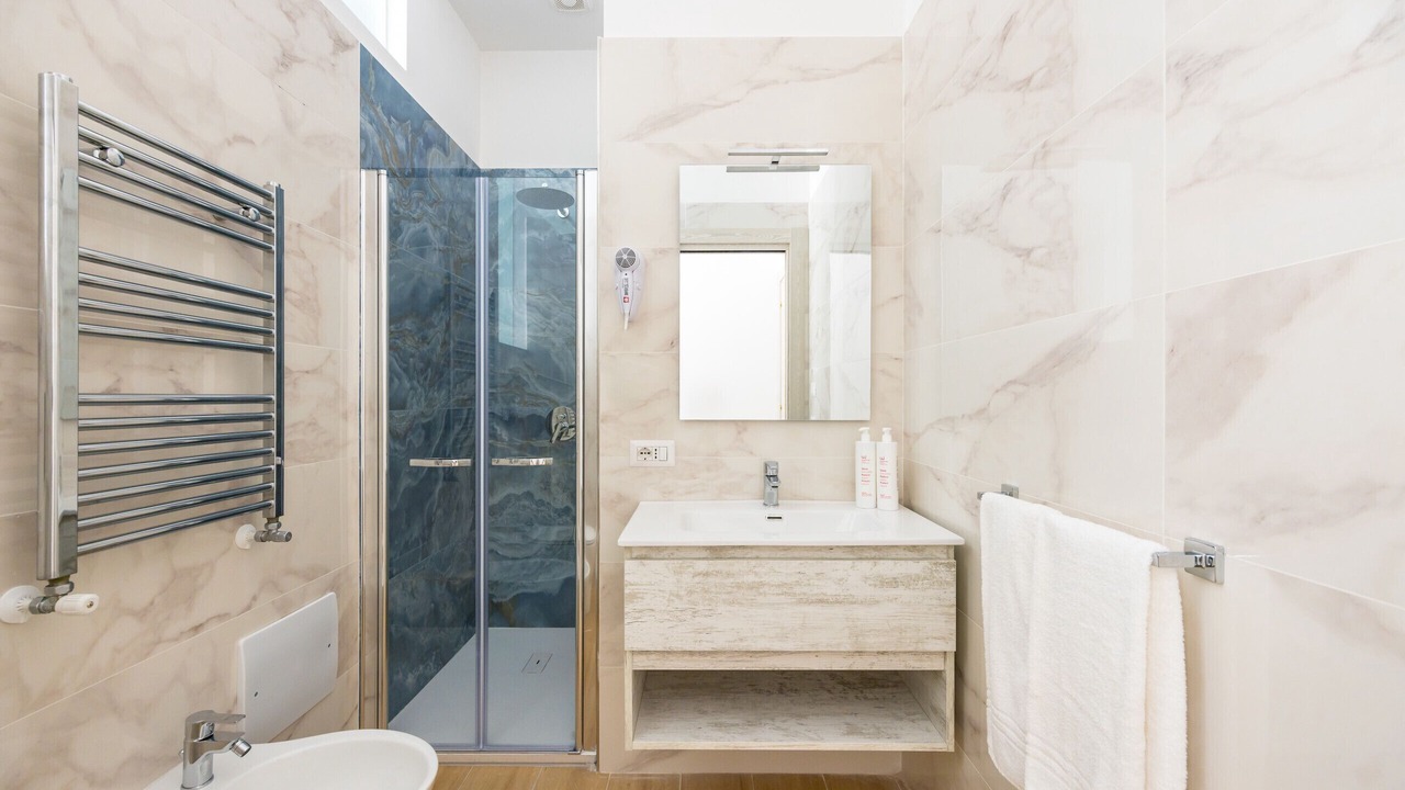 Photo of Bathroom in Naples City Centre