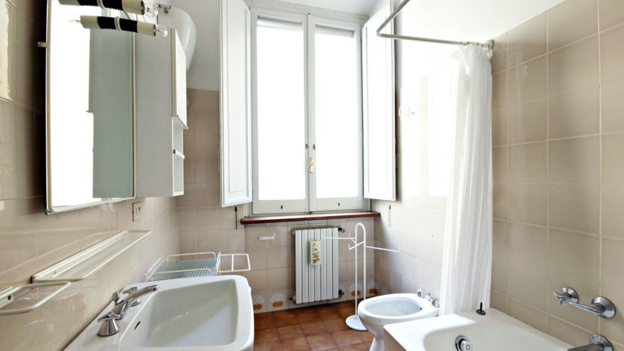 Photo of Bathroom in Rione VI Parione