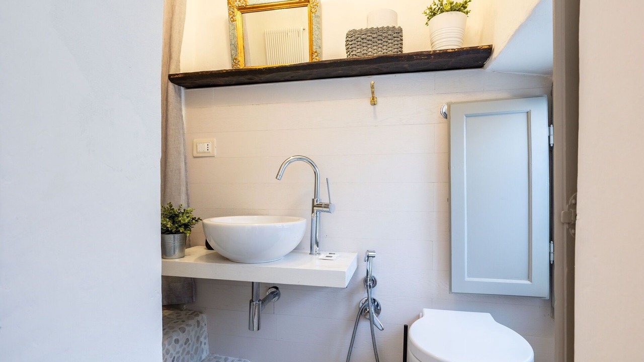 Photo of Bathroom in Cortona Old Town