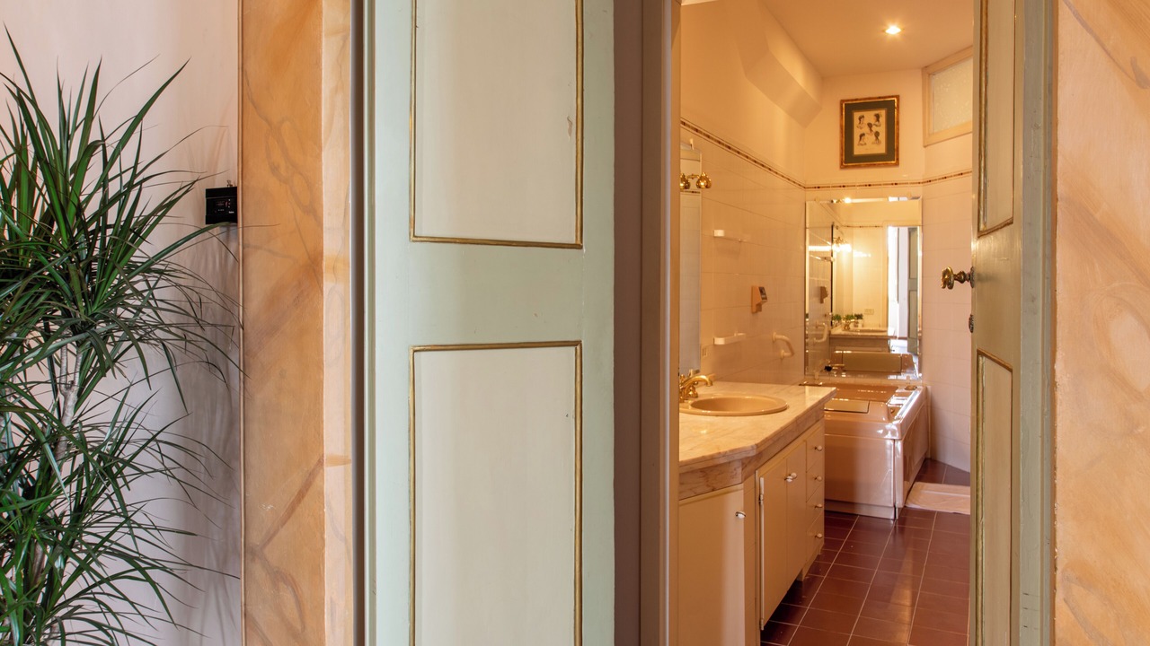 Photo of Bathroom in Old Town