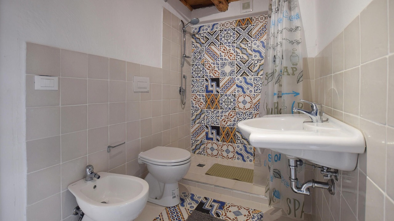 Photo of Bathroom in Longobardi