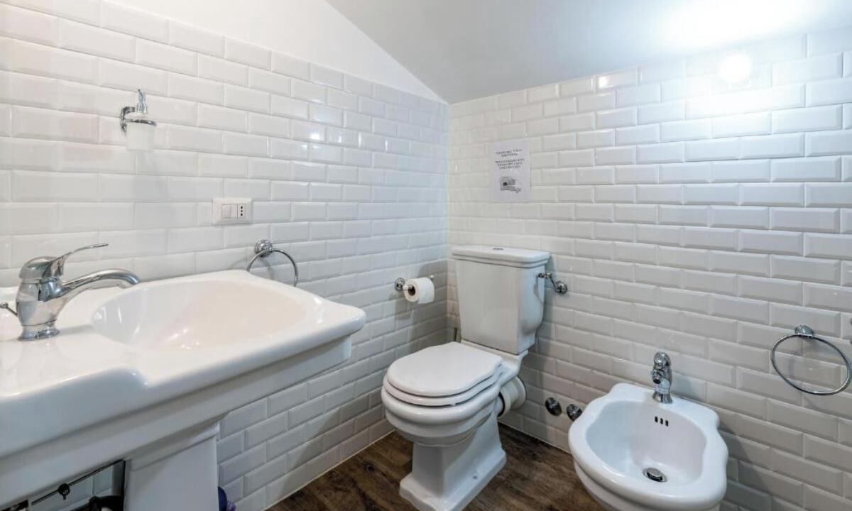 Photo of Bathroom in Rione III Colonna