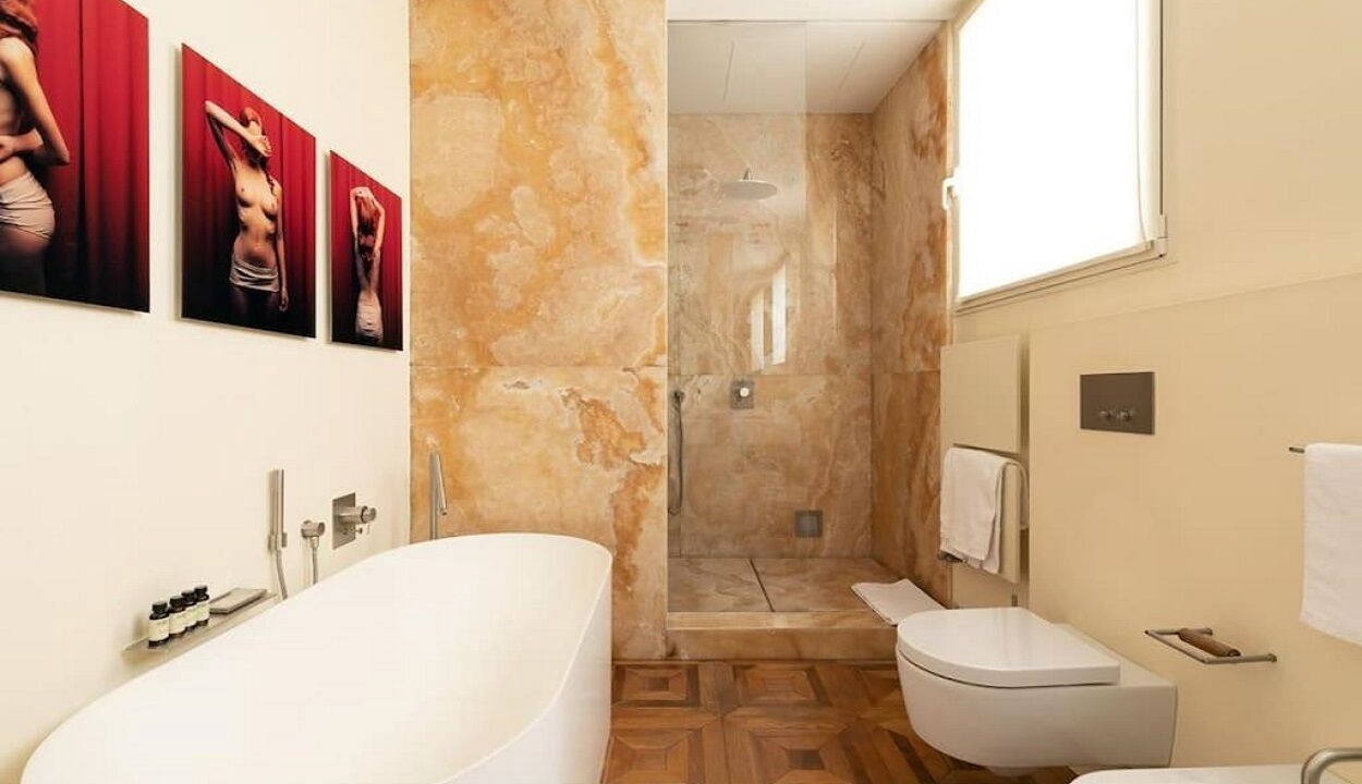 Photo of Bathroom in Rione VI Parione