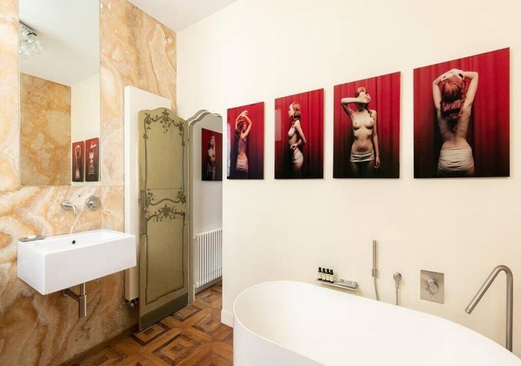 Photo of Bathroom in Rione VI Parione