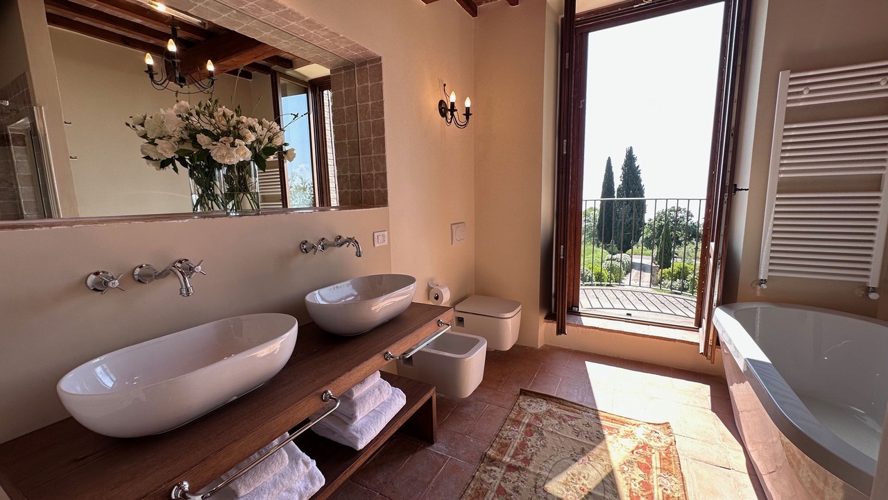 Photo of Bathroom in Todi