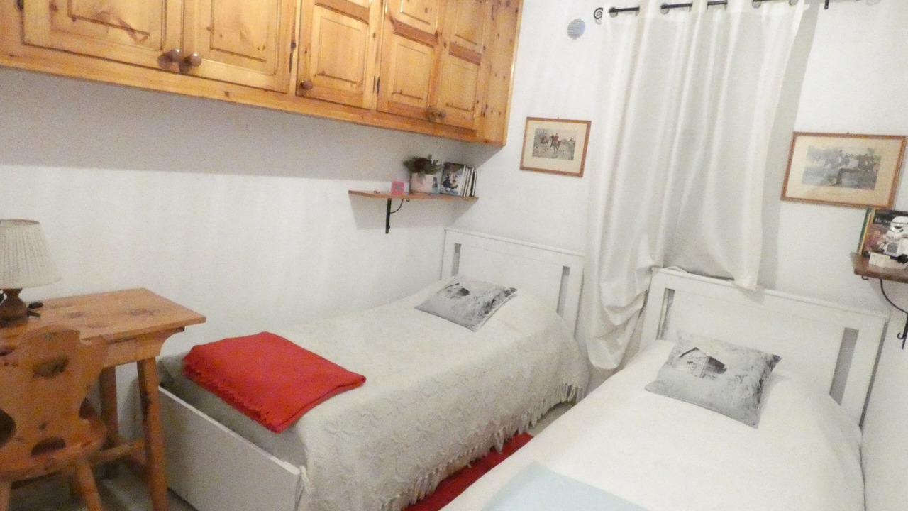 Photo of Bedroom in Derby-villaret