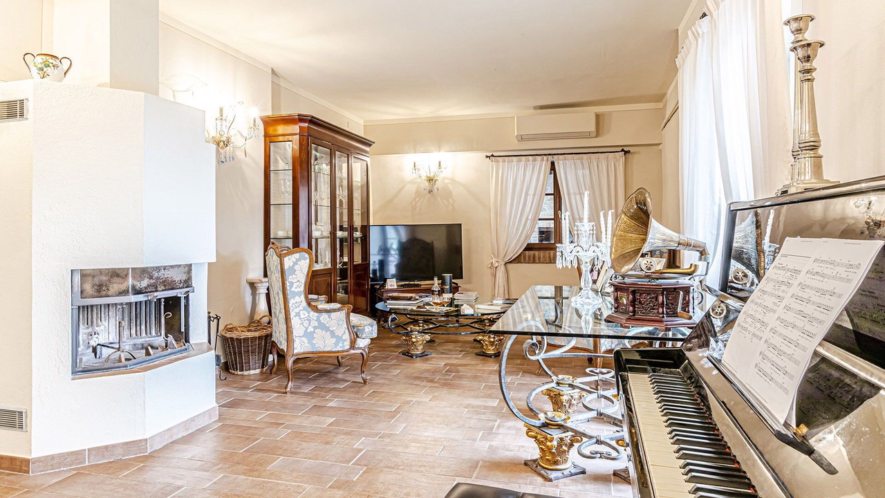 Photo of Livingroom in Montecatini Val di Cecina