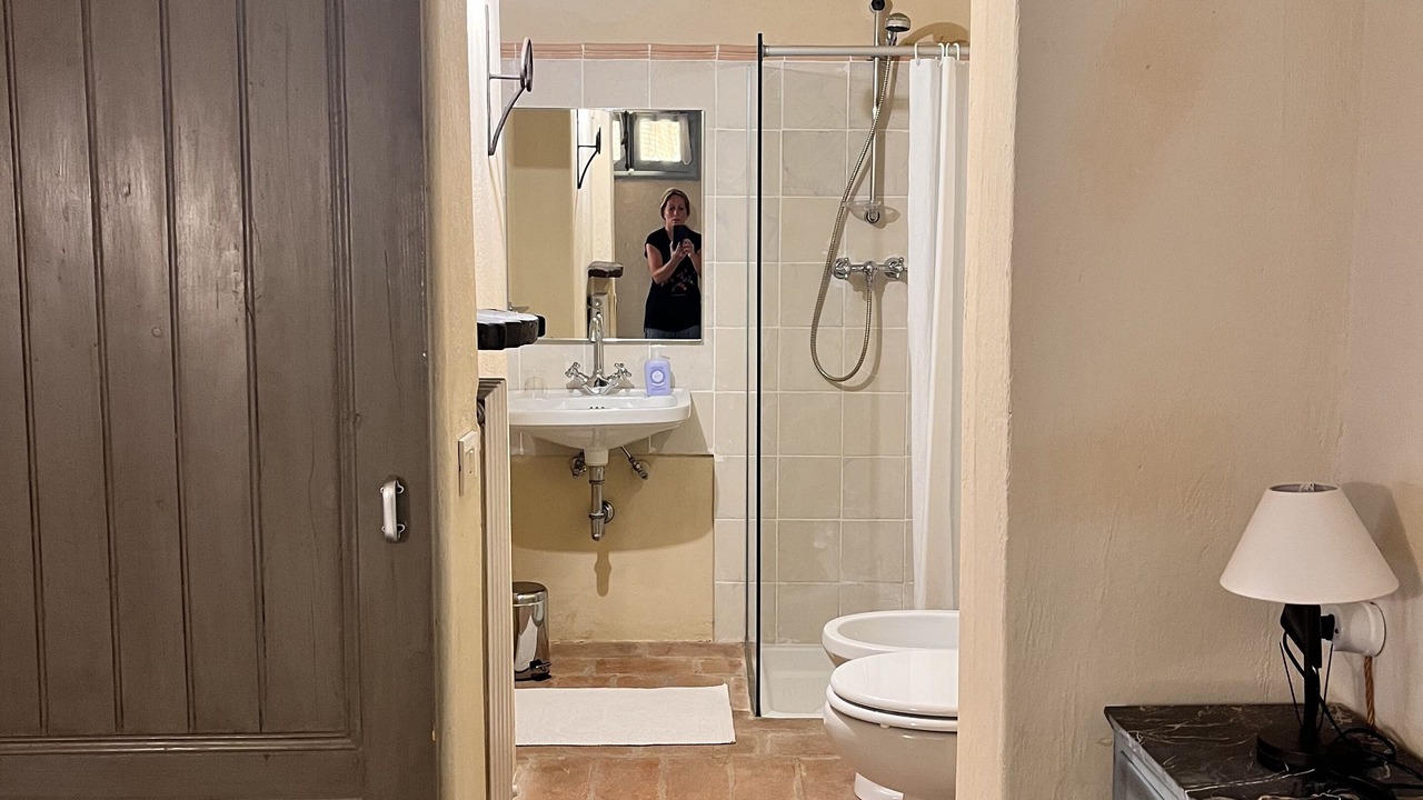 Photo of Bathroom in Montone