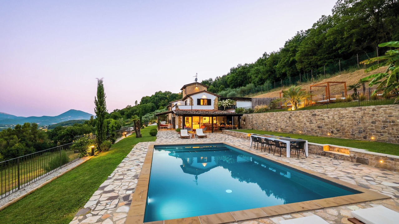 Photo of Outdoor in Montone