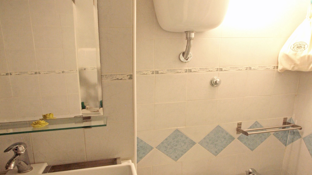 Photo of Bathroom in Rome City Centre