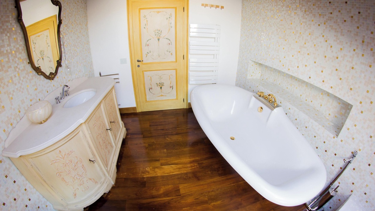 Photo of Bathroom in Mondavio