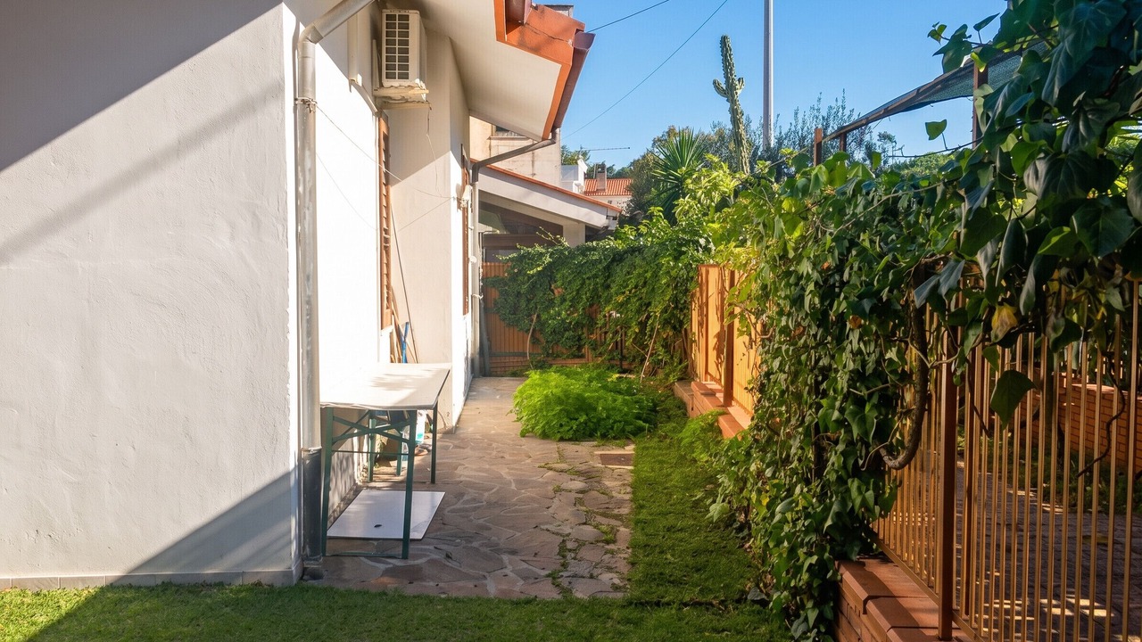 Photo of Outdoor in Laura