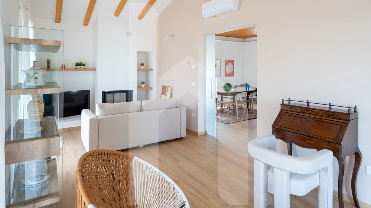 Photo of Livingroom in Atri