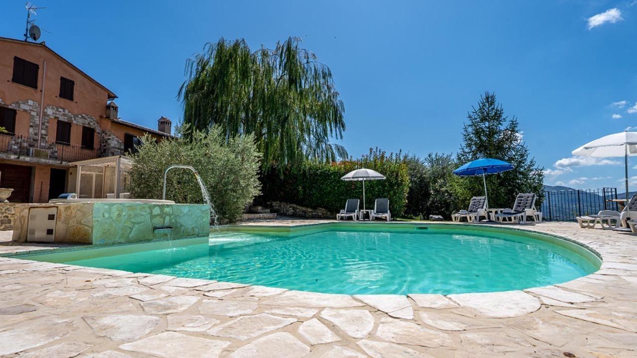 Photo of Outdoor in Montone