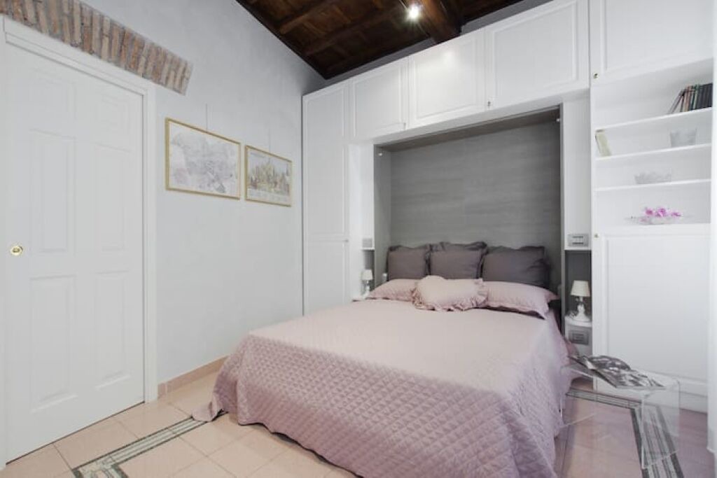 Photo of Bedroom in Rione IX Pigna