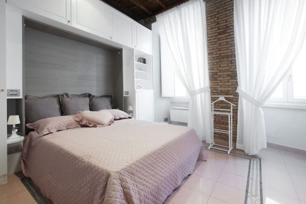 Photo of Bedroom in Rione IX Pigna