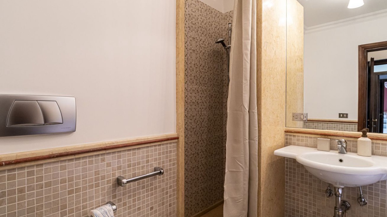Photo of Bathroom in Navona
