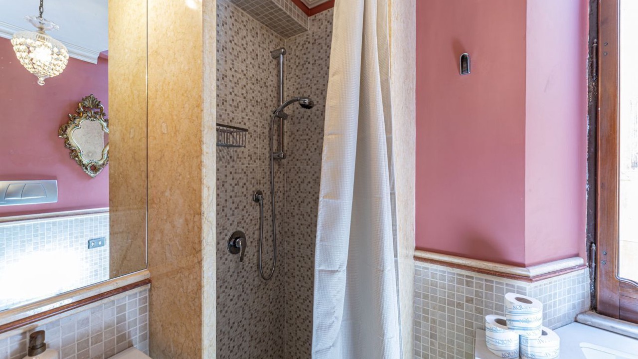 Photo of Bathroom in Navona