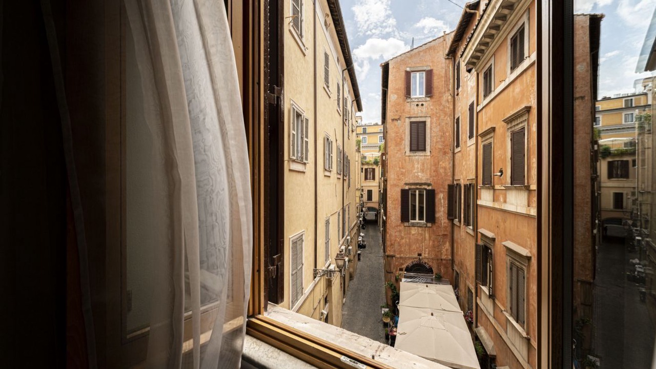 Photo of Others in Navona