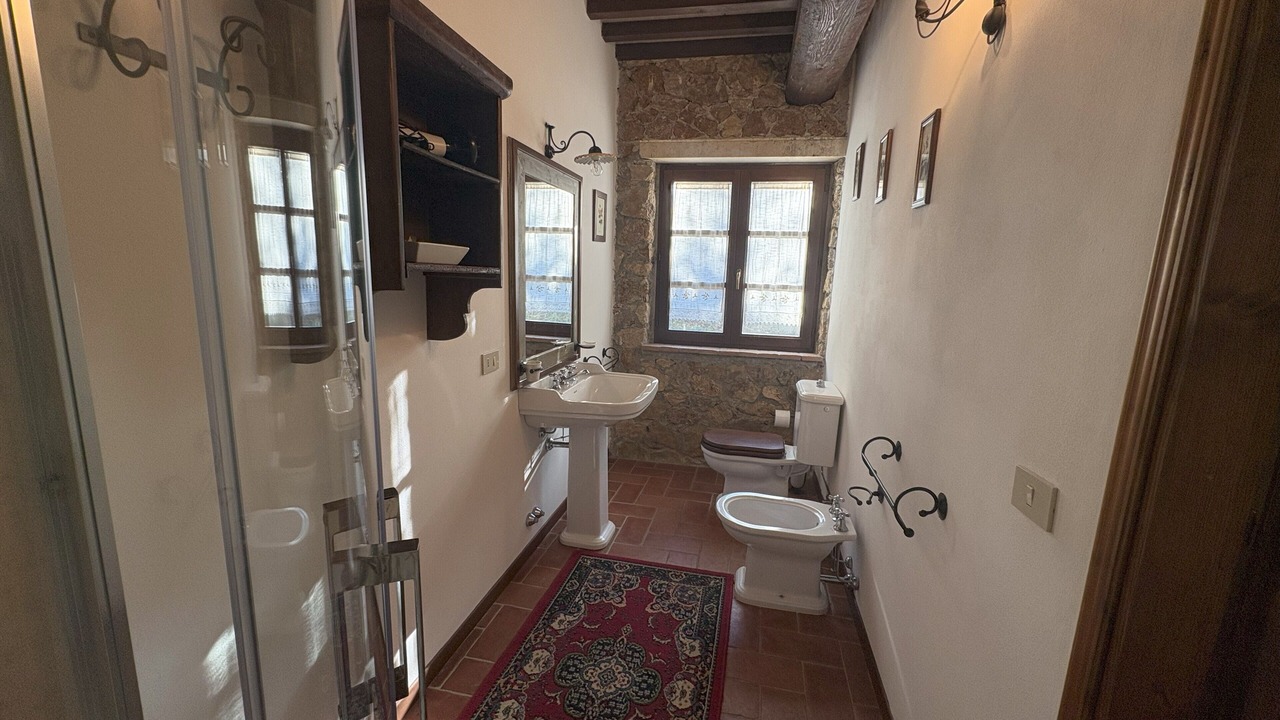 Photo of Bathroom in Chianni