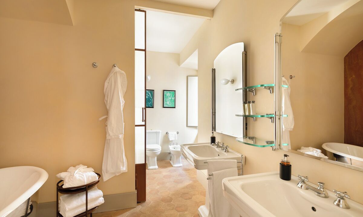 Photo of Bathroom in Rome City Centre
