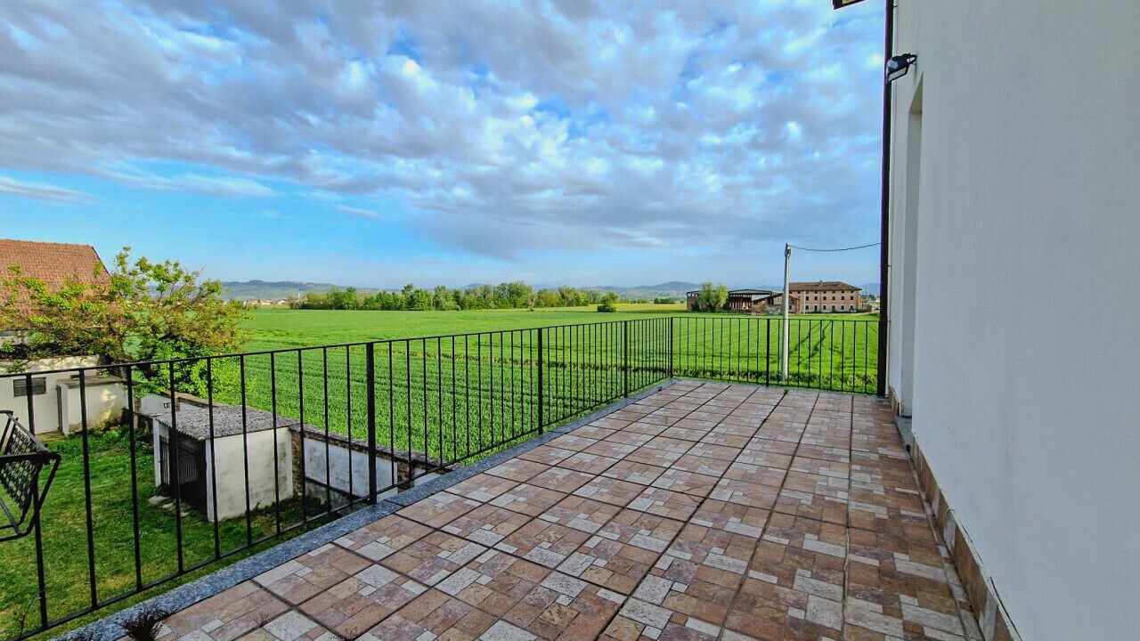 Photo of Patio Balcony in Sairano