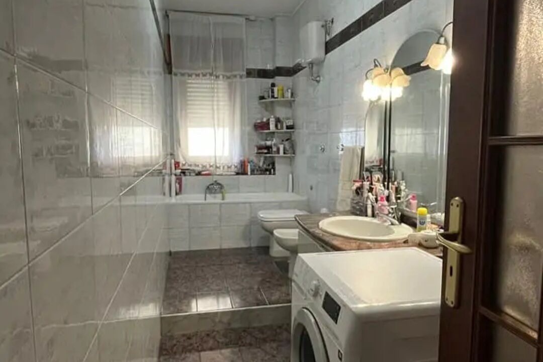 Photo of Bathroom in Naples