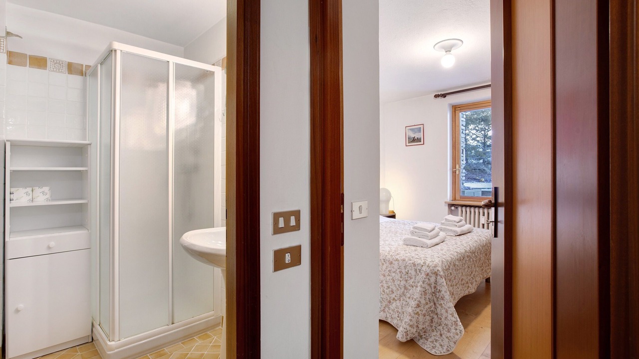 Photo of Bedroom in Entreves