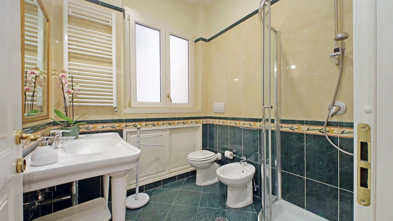 Photo of Bathroom in Monti