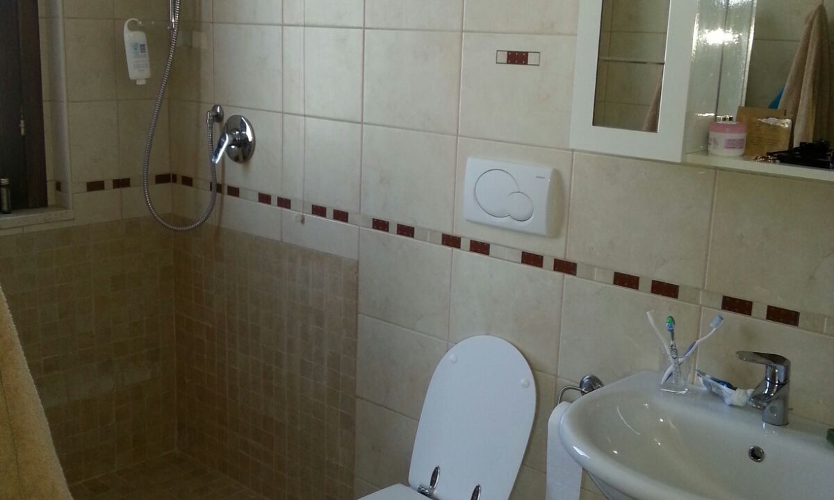 Photo of Bathroom in Atri