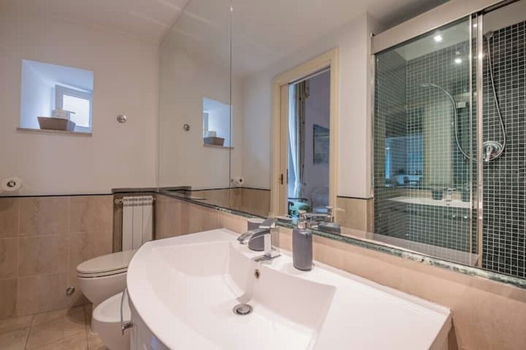 Photo of Bathroom in Rome City Centre