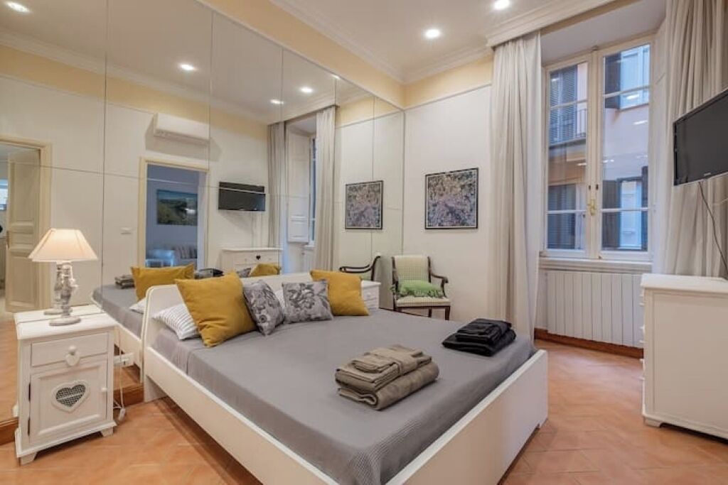 Photo of Bedroom in Rome City Centre