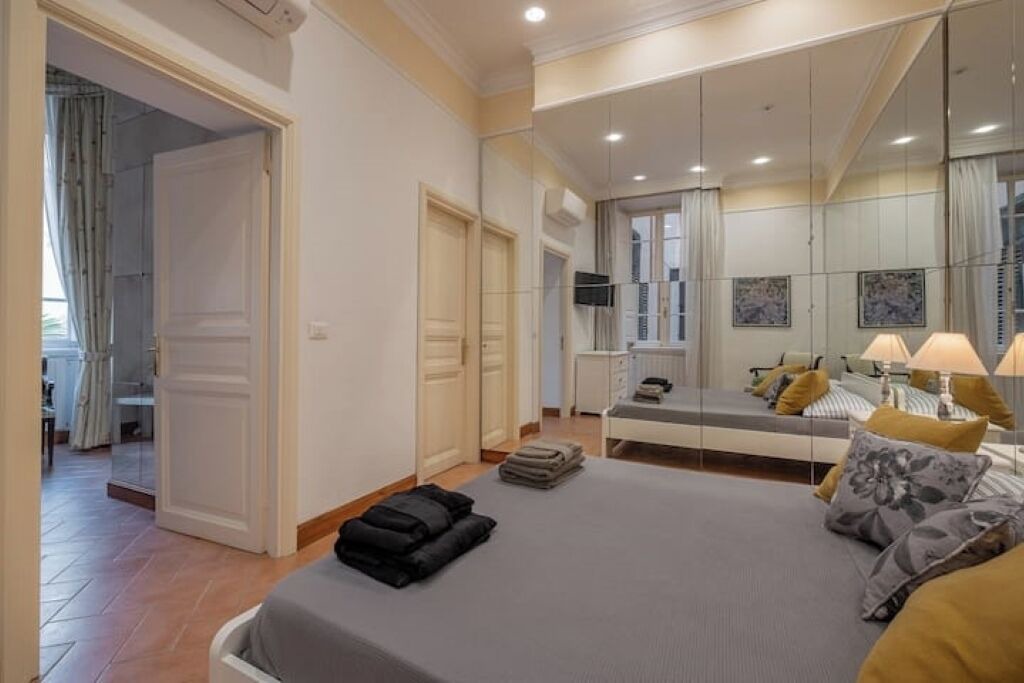 Photo of Bedroom in Rome City Centre