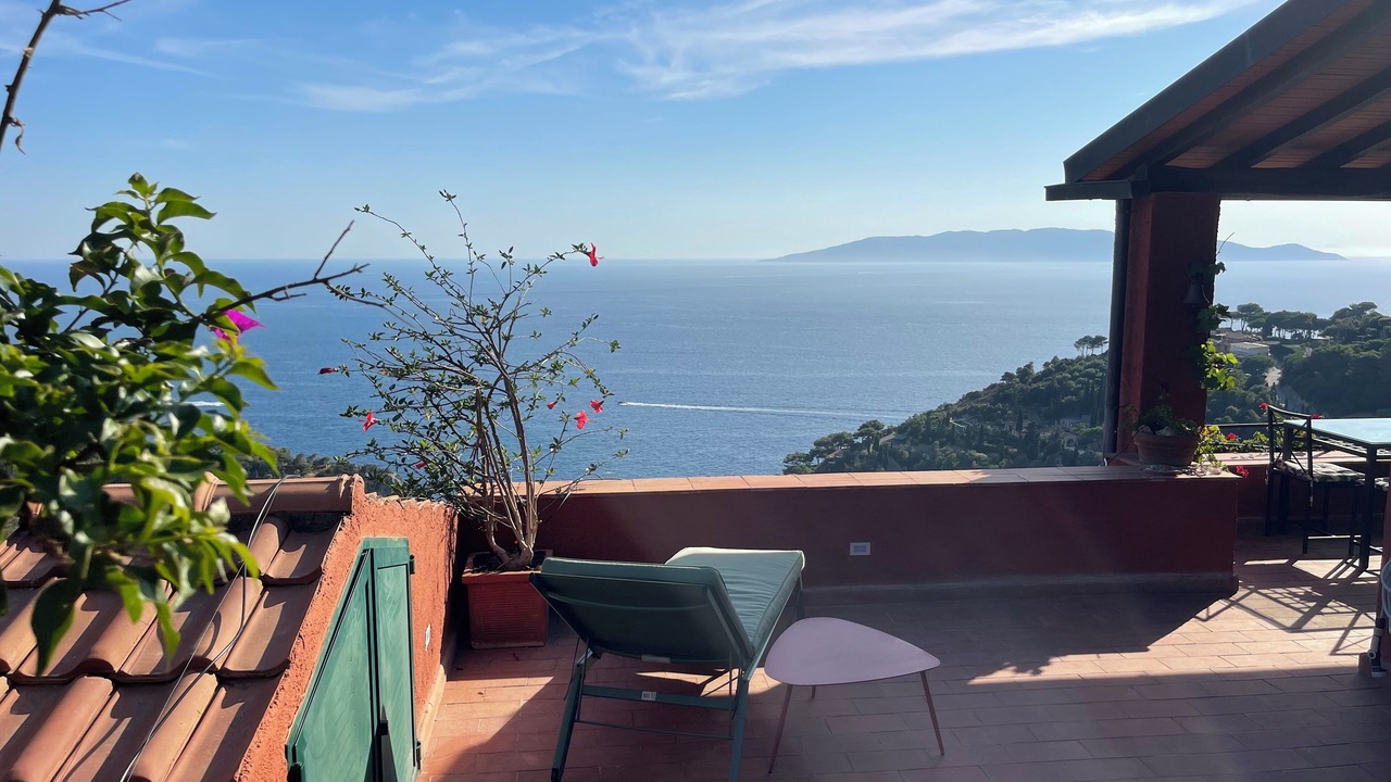 Photo of Patio Balcony in Cala Piccola
