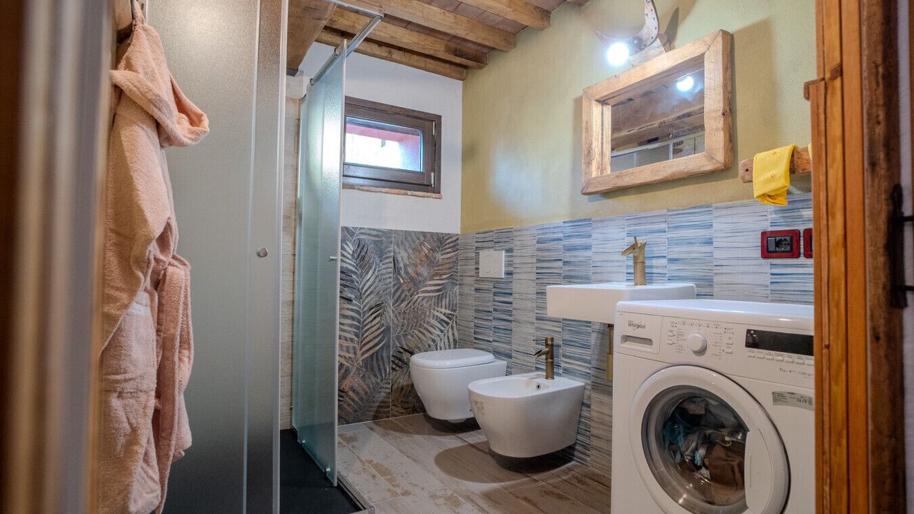 Photo of Bathroom in Genga