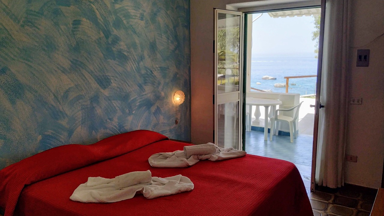 Photo of Bedroom in Forio