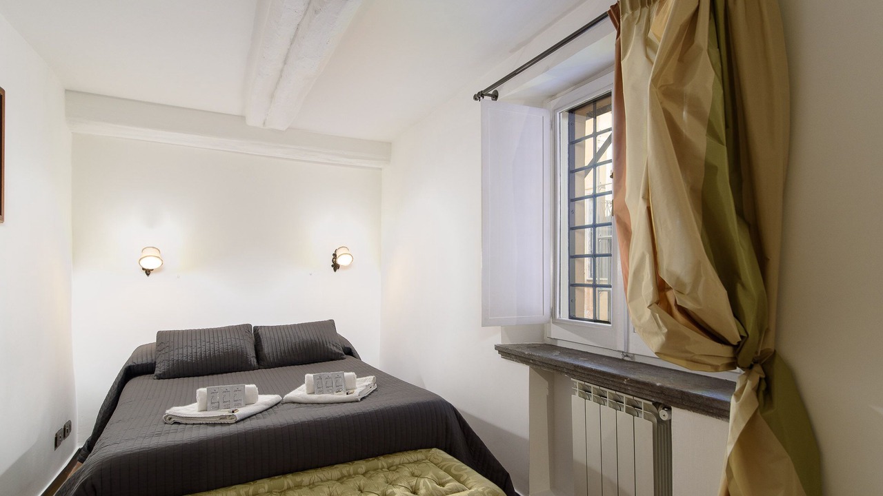 Photo of Bedroom in Rione VI Parione