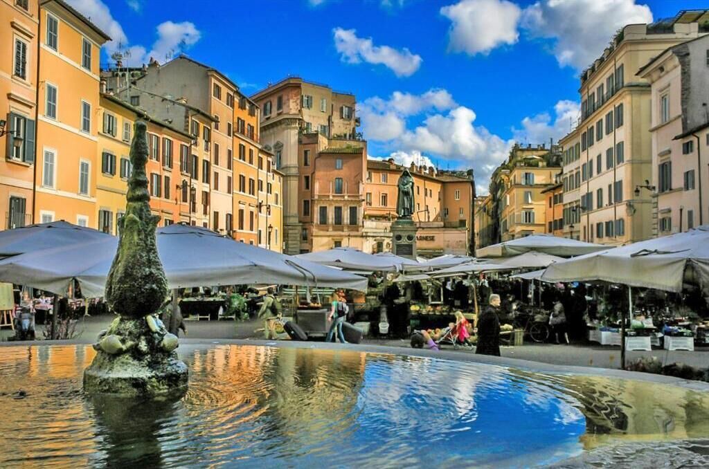 Photo of Others in Navona
