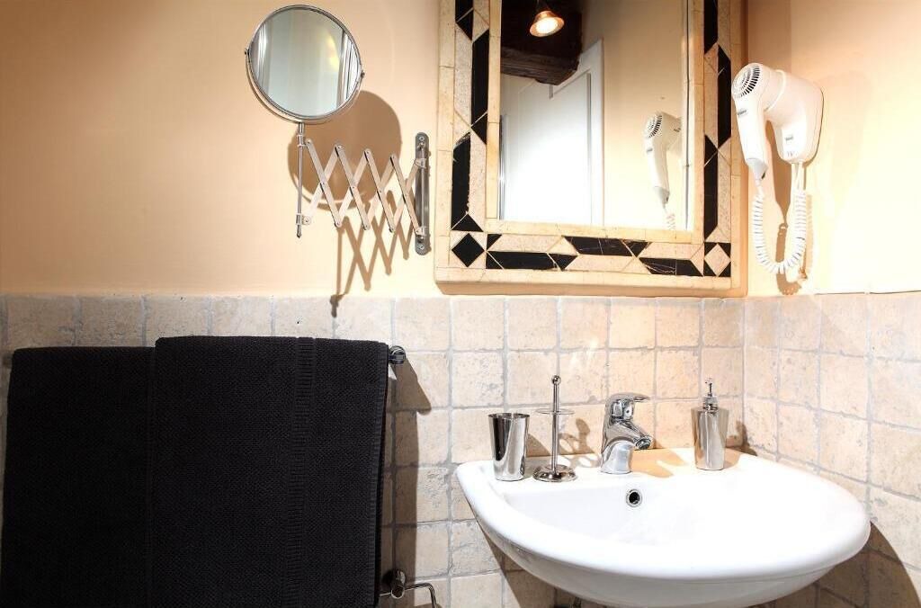 Photo of Bathroom in Rione V Ponte