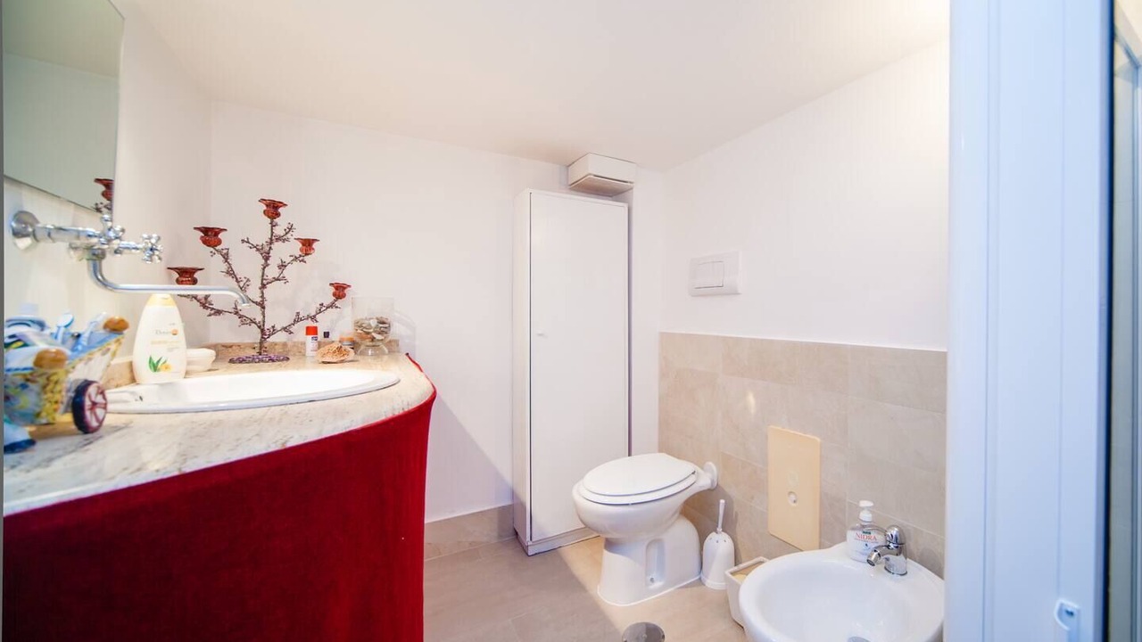Photo of Bathroom in Chiaia