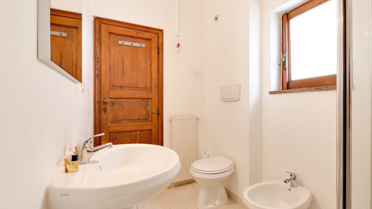 Photo of Bathroom in Rione VI Parione