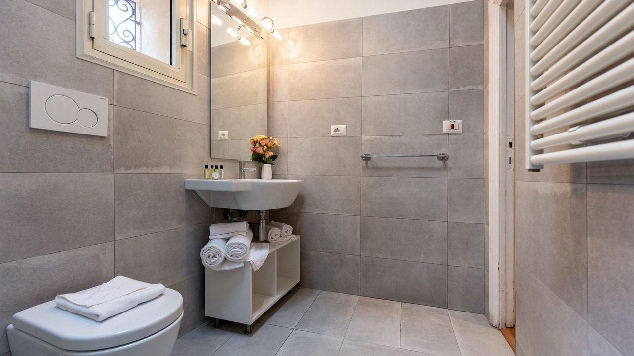 Photo of Bathroom in Rome City Centre