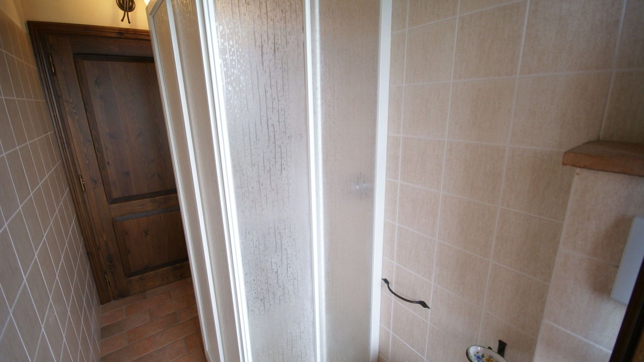 Photo of Bathroom in Montone