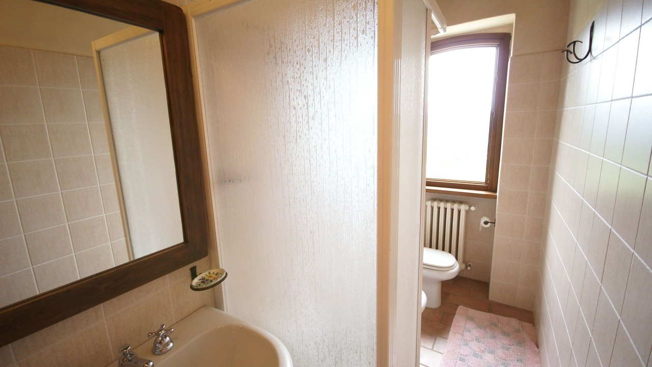 Photo of Bathroom in Montone