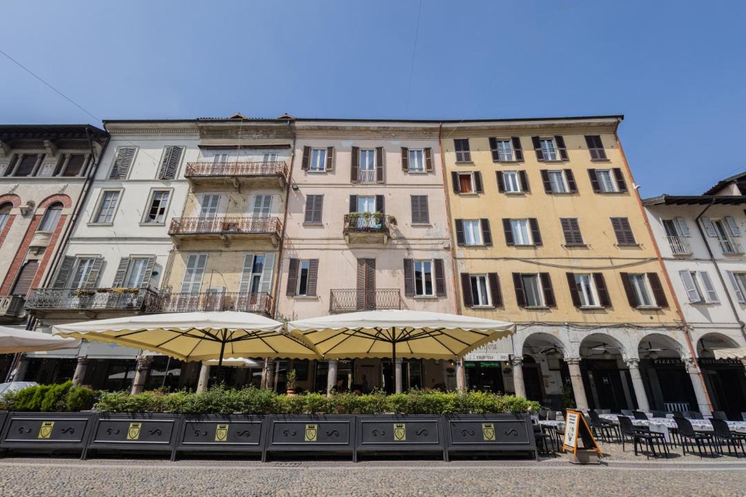 Photo of Others in Pavia